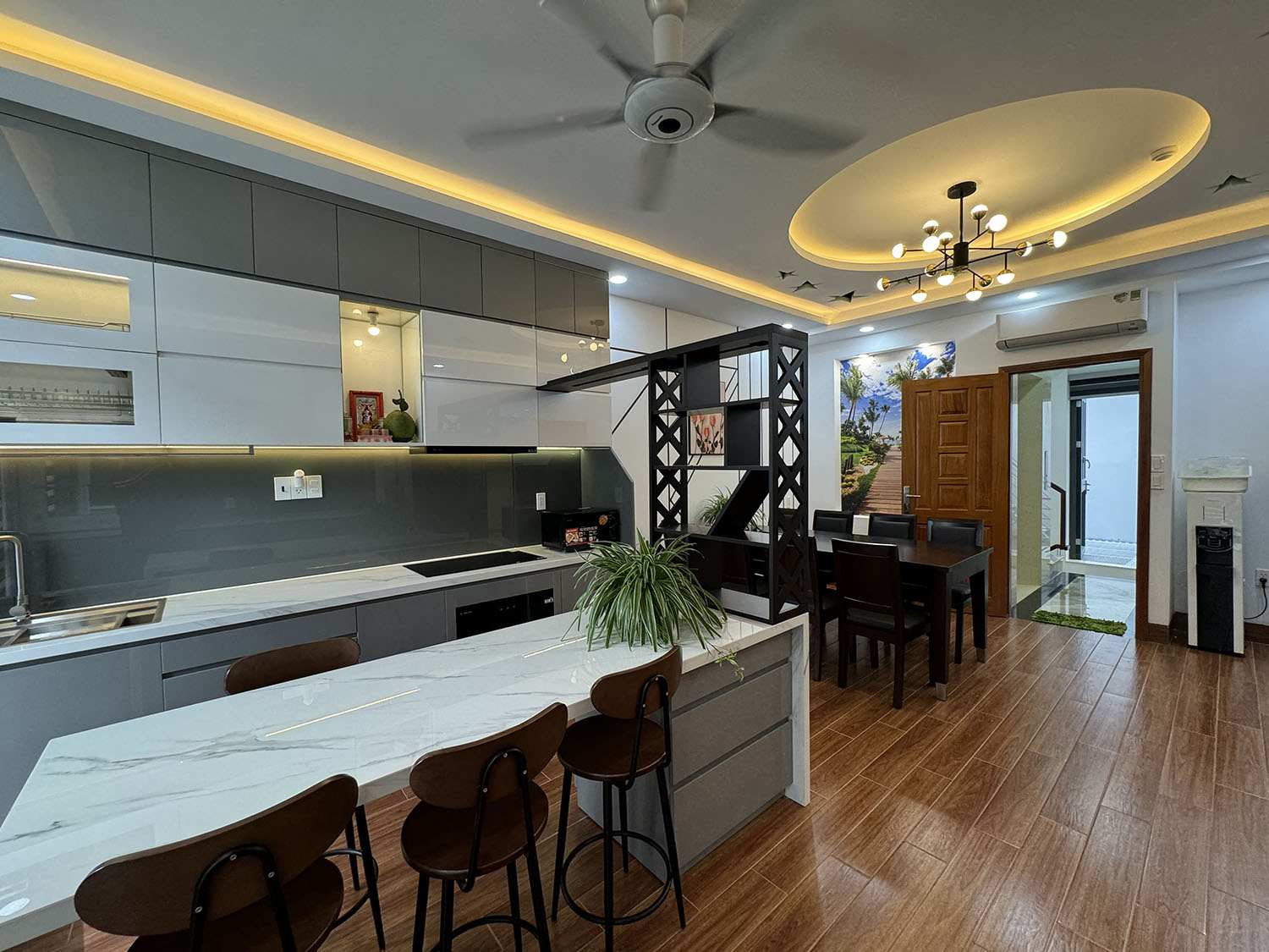Siêu phẩm Hầm, 4Lầu, ST, thang máy (4,75x17=80,75m2) full nội thất cao cấp đường nội bộ 12m khu VIP 3 tháng 2